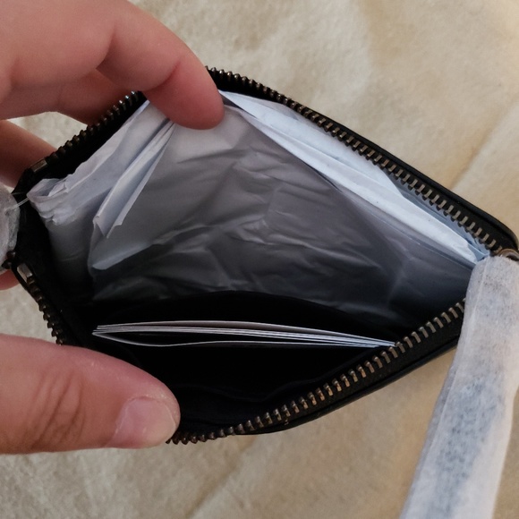 NWT Coach wristlet - Picture 4 of 5